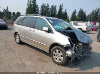  Salvage Toyota Sienna