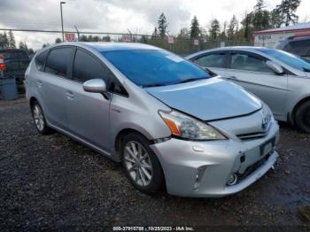  Salvage Toyota Prius v