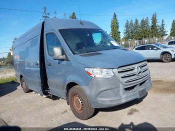  Salvage Mercedes-Benz Sprinter 2500