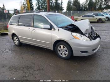  Salvage Toyota Sienna