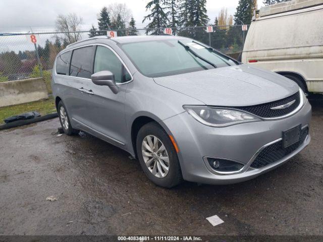  Salvage Chrysler Pacifica