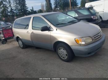  Salvage Toyota Sienna