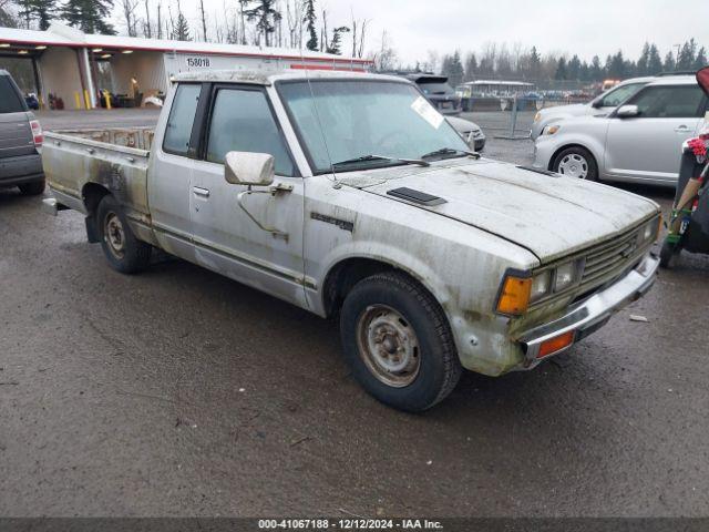  Salvage Datsun 720