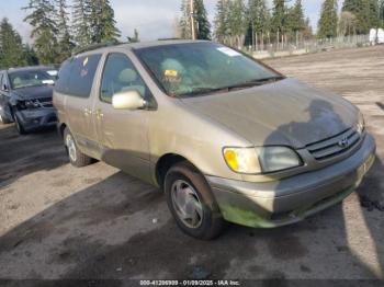  Salvage Toyota Sienna