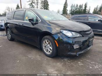  Salvage Chrysler Voyager