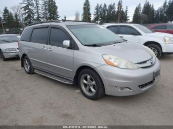  Salvage Toyota Sienna