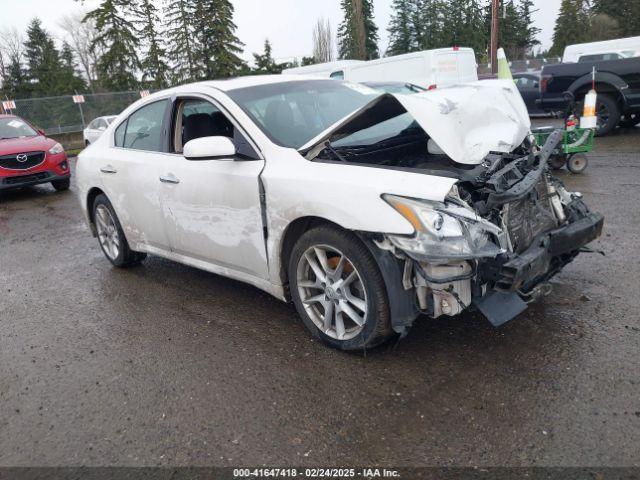  Salvage Nissan Maxima