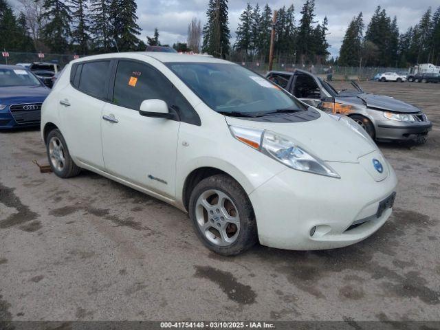  Salvage Nissan LEAF