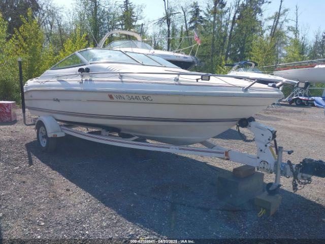  Salvage Sea Ray 180 Closed Bow