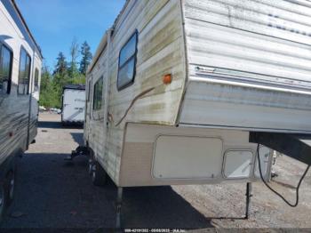  Salvage Komfort Karry-all Fifth Wheel