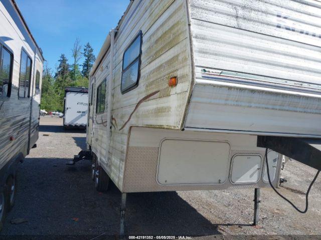  Salvage Komfort Karry-all Fifth Wheel
