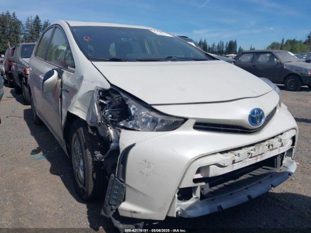  Salvage Toyota Prius v