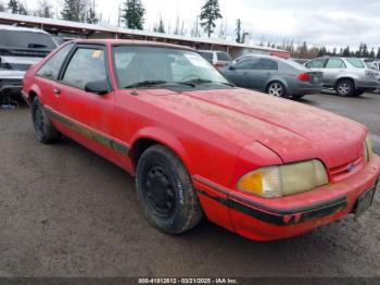  Salvage Ford Mustang