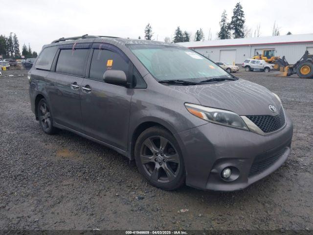  Salvage Toyota Sienna
