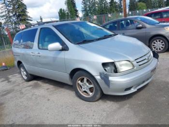  Salvage Toyota Sienna