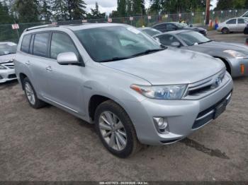  Salvage Toyota Highlander