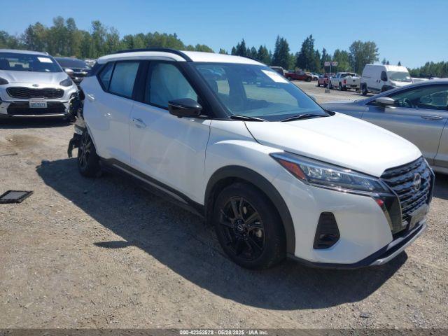  Salvage Nissan Kicks