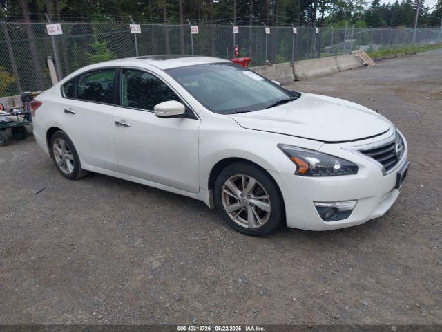  Salvage Nissan Altima