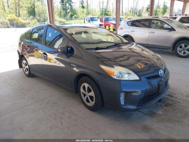  Salvage Toyota Prius