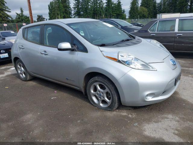  Salvage Nissan LEAF