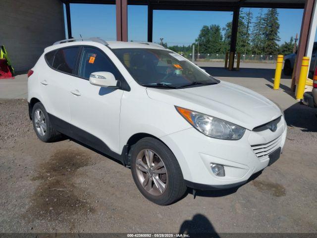  Salvage Hyundai TUCSON