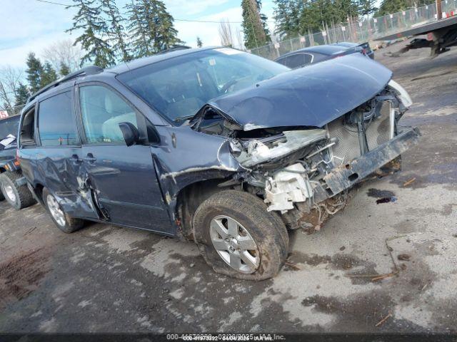  Salvage Toyota Sienna