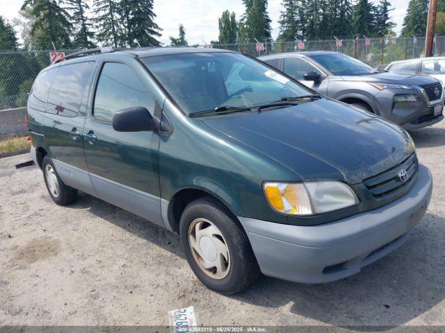  Salvage Toyota Sienna