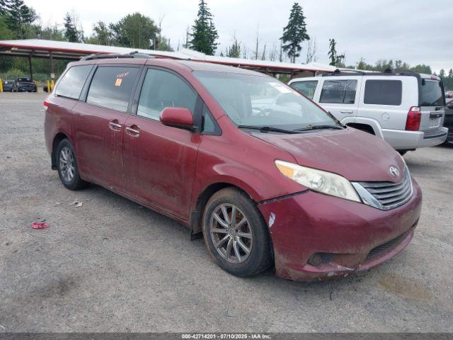  Salvage Toyota Sienna