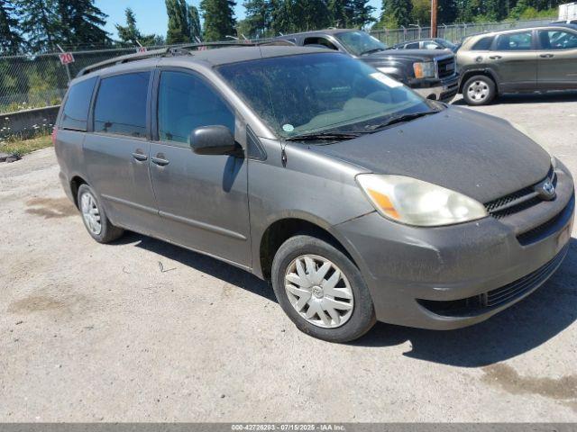  Salvage Toyota Sienna