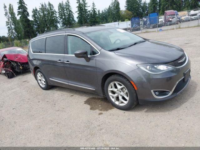  Salvage Chrysler Pacifica