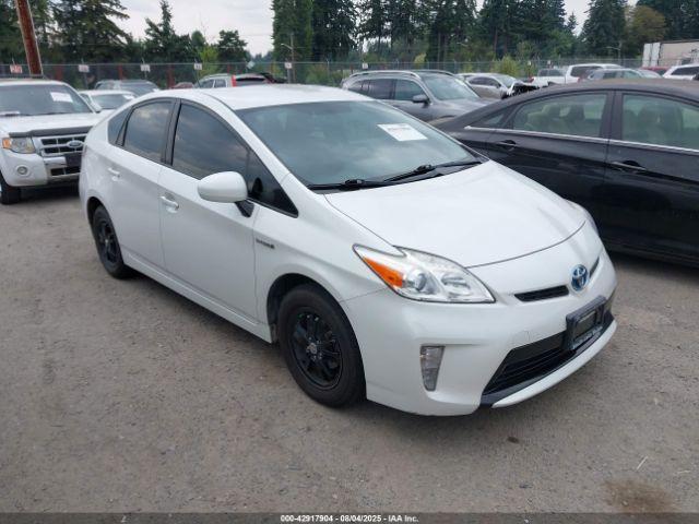  Salvage Toyota Prius