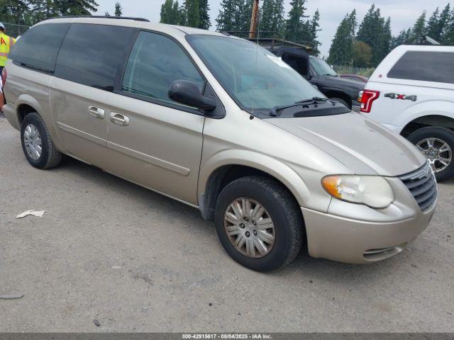  Salvage Chrysler Town & Country