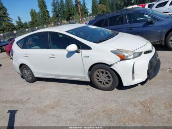  Salvage Toyota Prius v