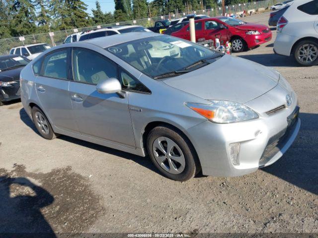  Salvage Toyota Prius