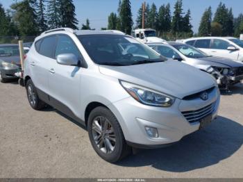  Salvage Hyundai TUCSON