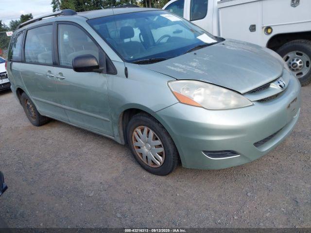  Salvage Toyota Sienna
