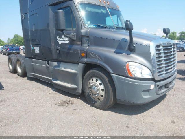  Salvage Freightliner Cascadia 125