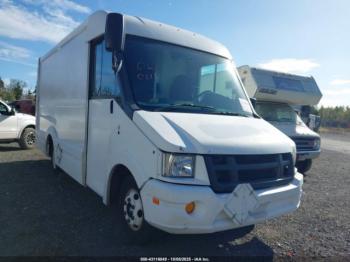  Salvage Isuzu Commercial Van