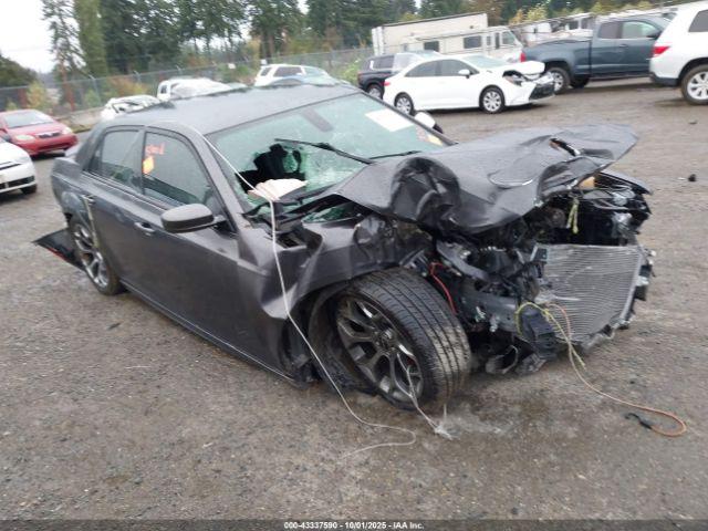  Salvage Chrysler 300