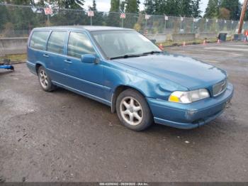  Salvage Volvo V70