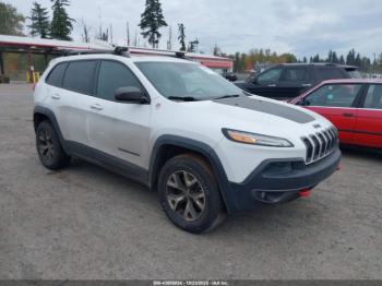 Salvage Jeep Cherokee