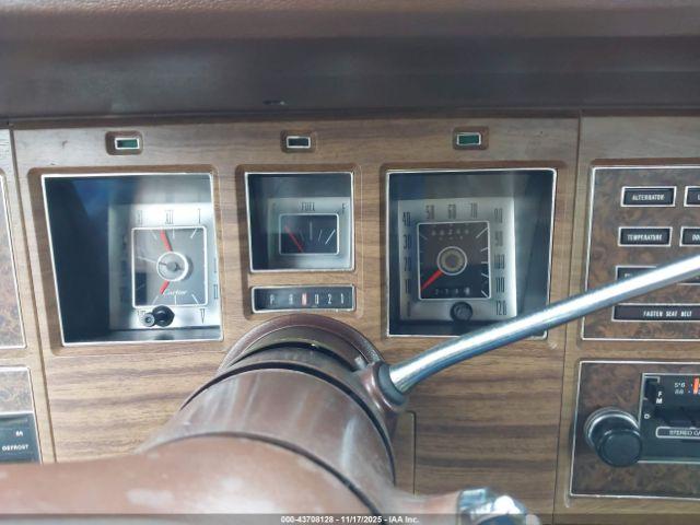 Lincoln Continental Image 5