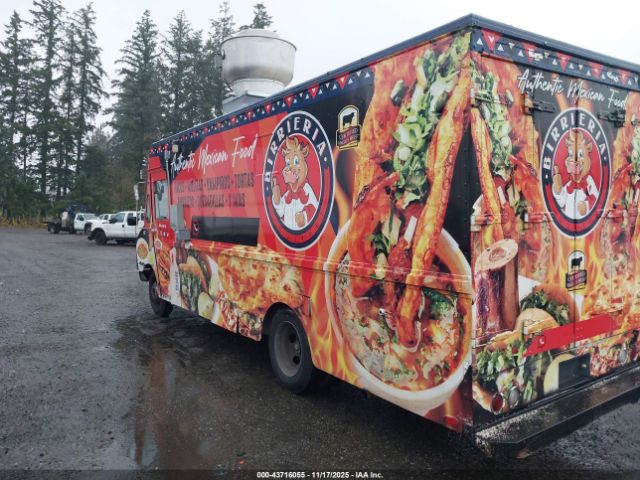 Chevrolet P30 Image 19