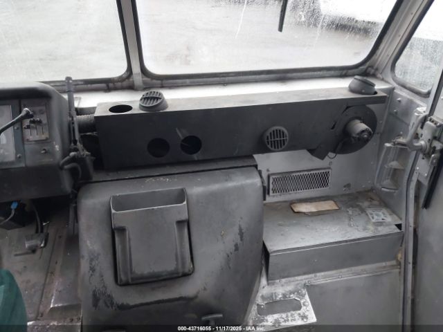 Chevrolet P30 Image 17