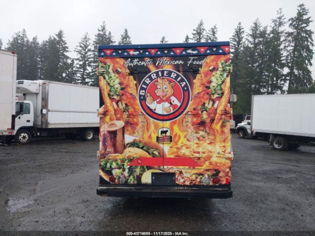 Chevrolet P30 Image 14