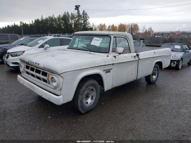 Dodge D200 Image 11