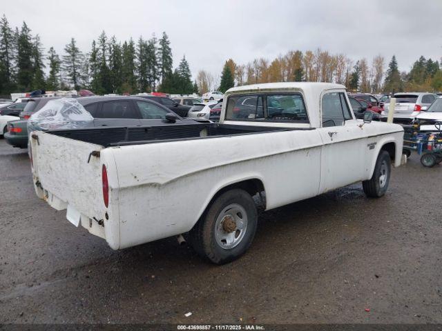 Dodge D200 Image 13
