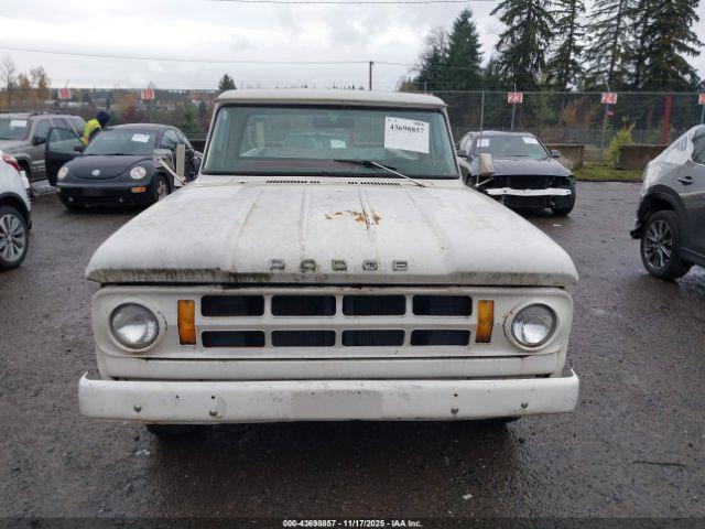 Dodge D200 Image 9