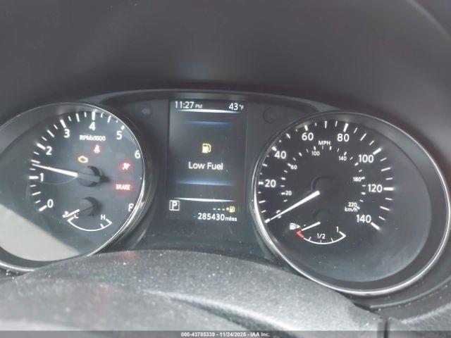 Nissan Rogue S Image 4