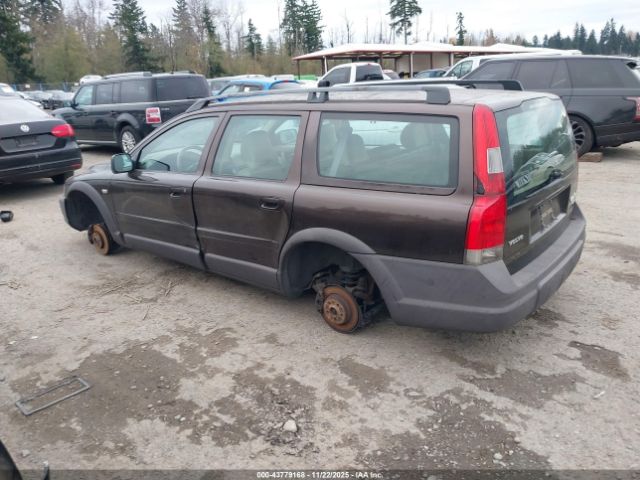 Volvo V70 Xc Image 2